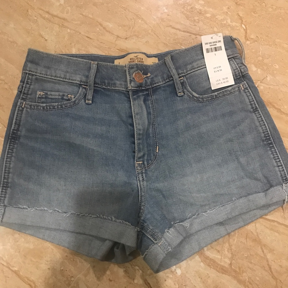 Hollister High Rise Short.